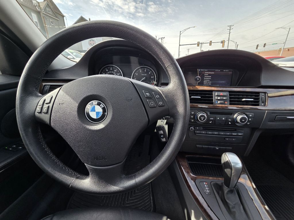 2010 BMW 3 Series Image 15