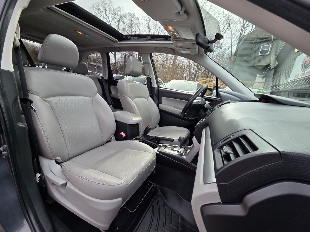 2014 Subaru Forester Image 9