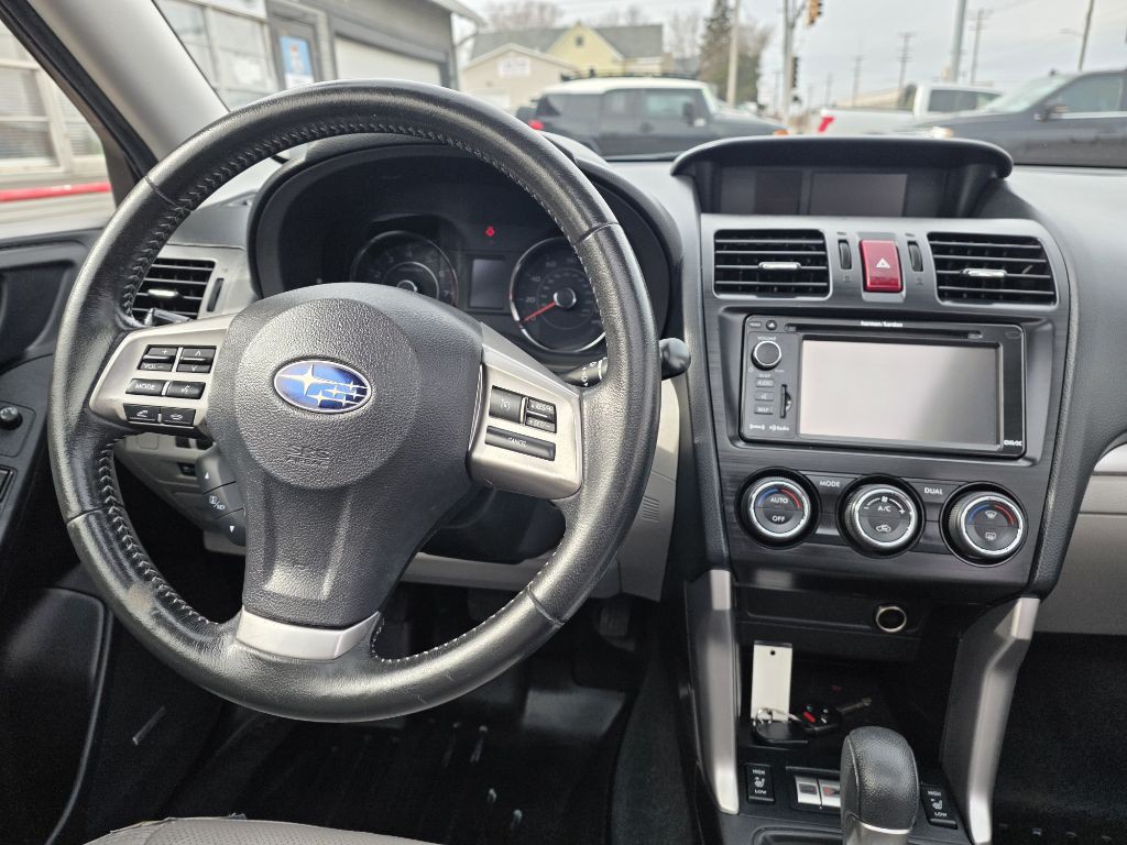 2014 Subaru Forester Image 16