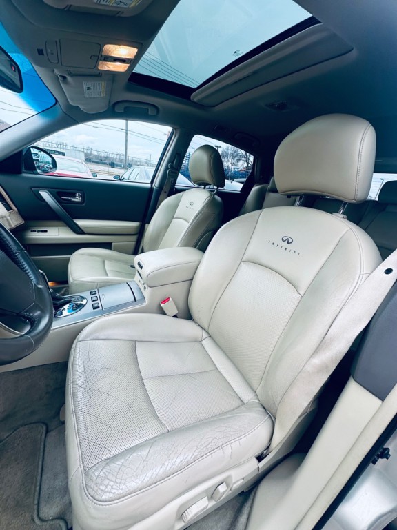 2008 INFINITI FX35 Image 9