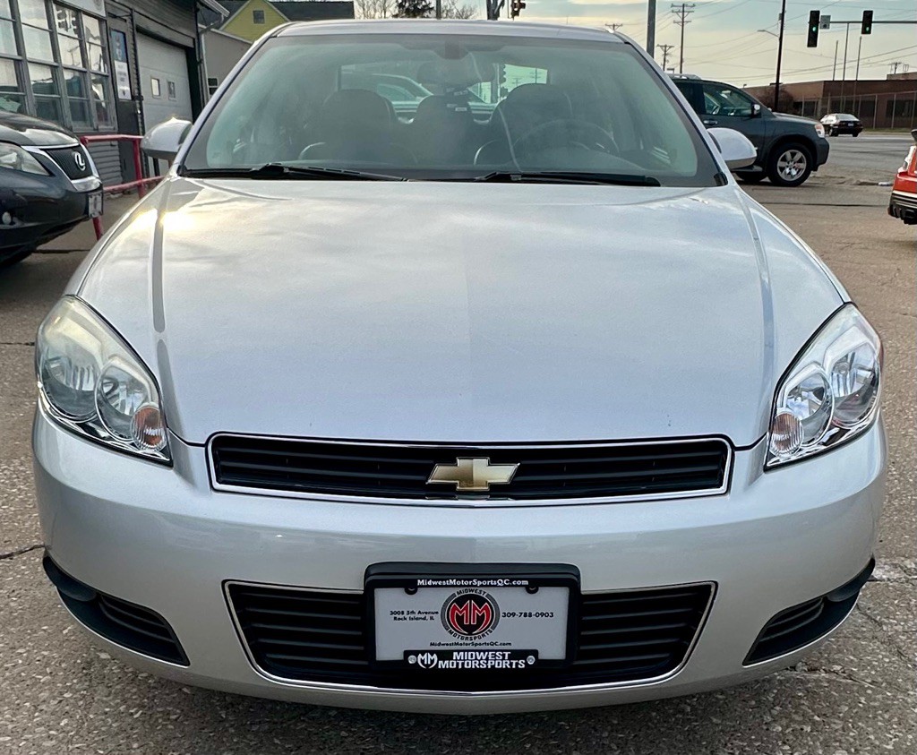 2010 Chevrolet Impala Image 2
