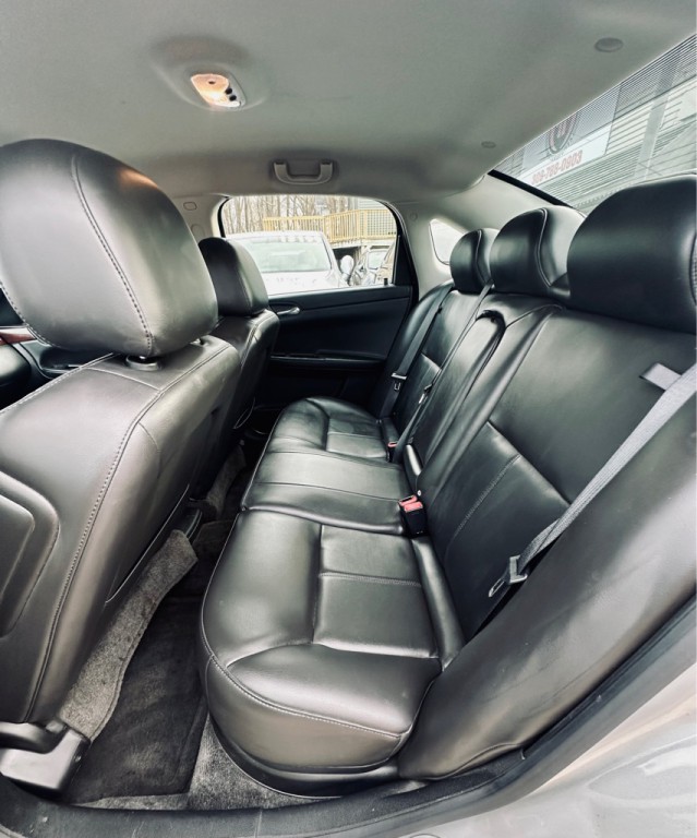 2010 Chevrolet Impala Image 9