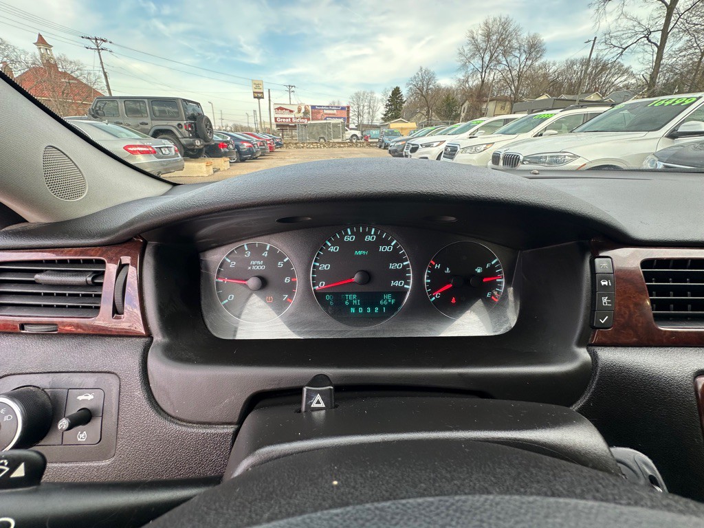 2010 Chevrolet Impala Image 11