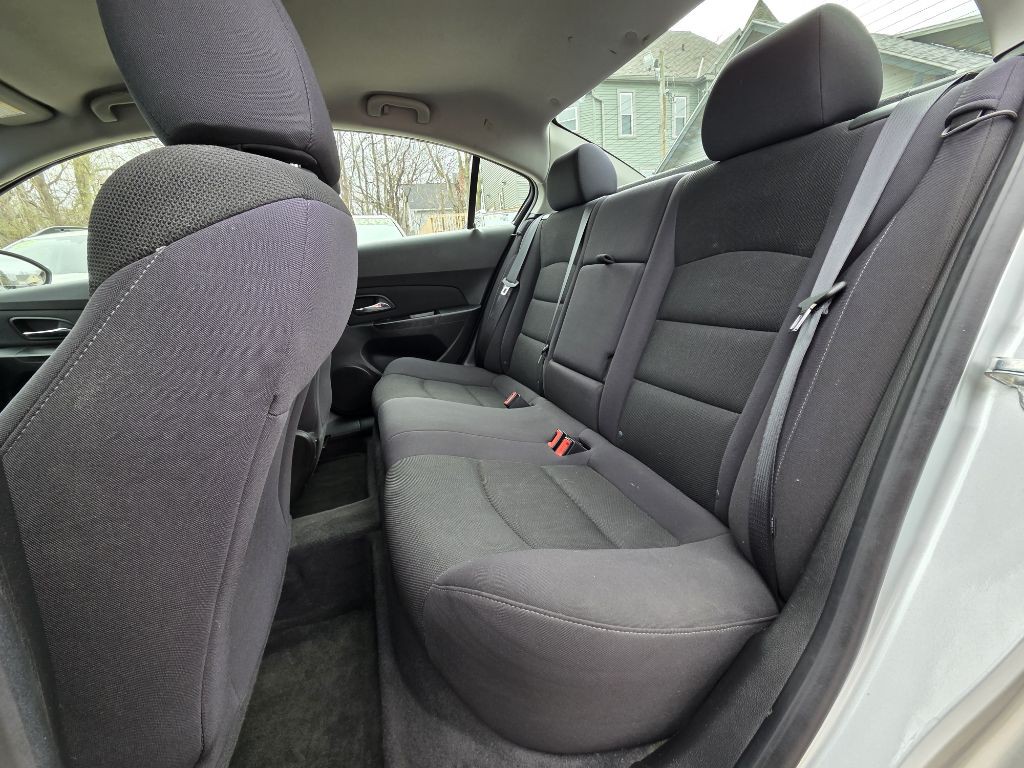 2012 Chevrolet Cruze Image 10