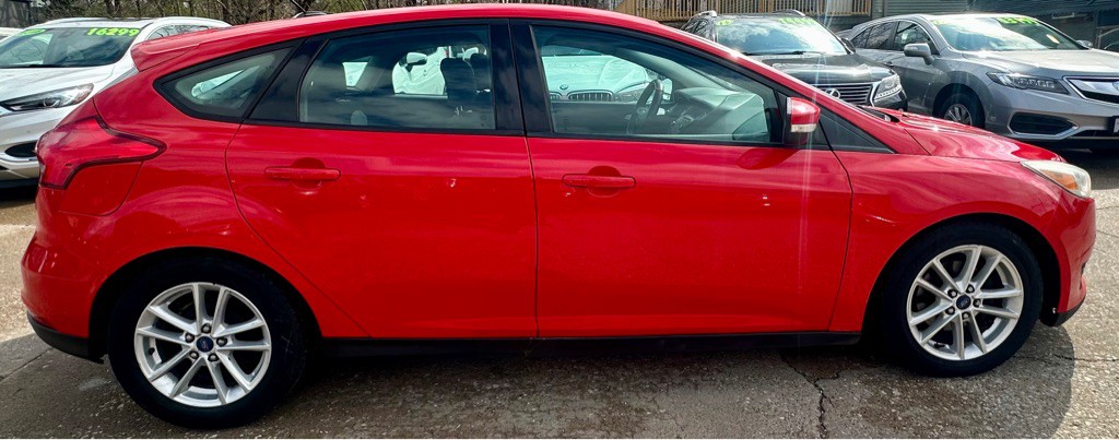 2016 Ford Focus Image 8