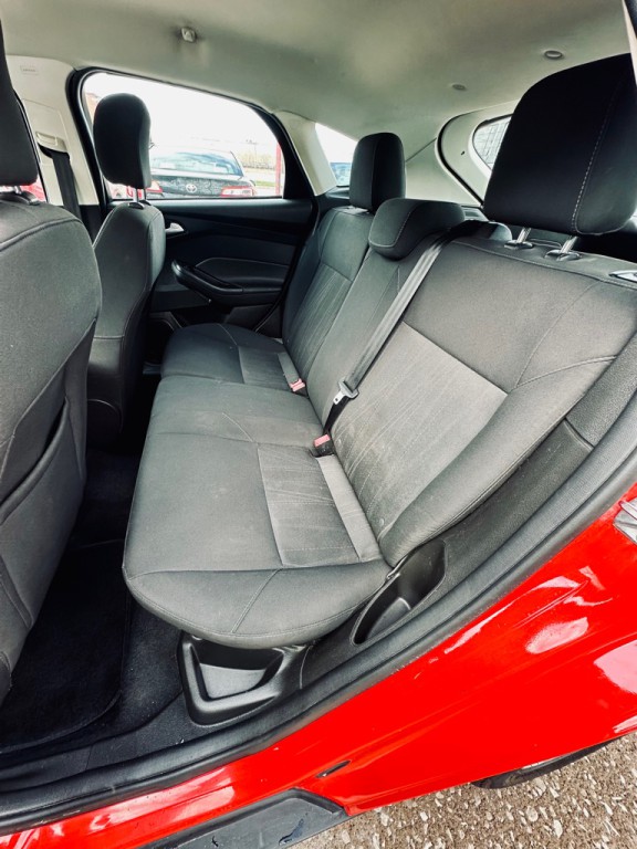 2016 Ford Focus Image 10