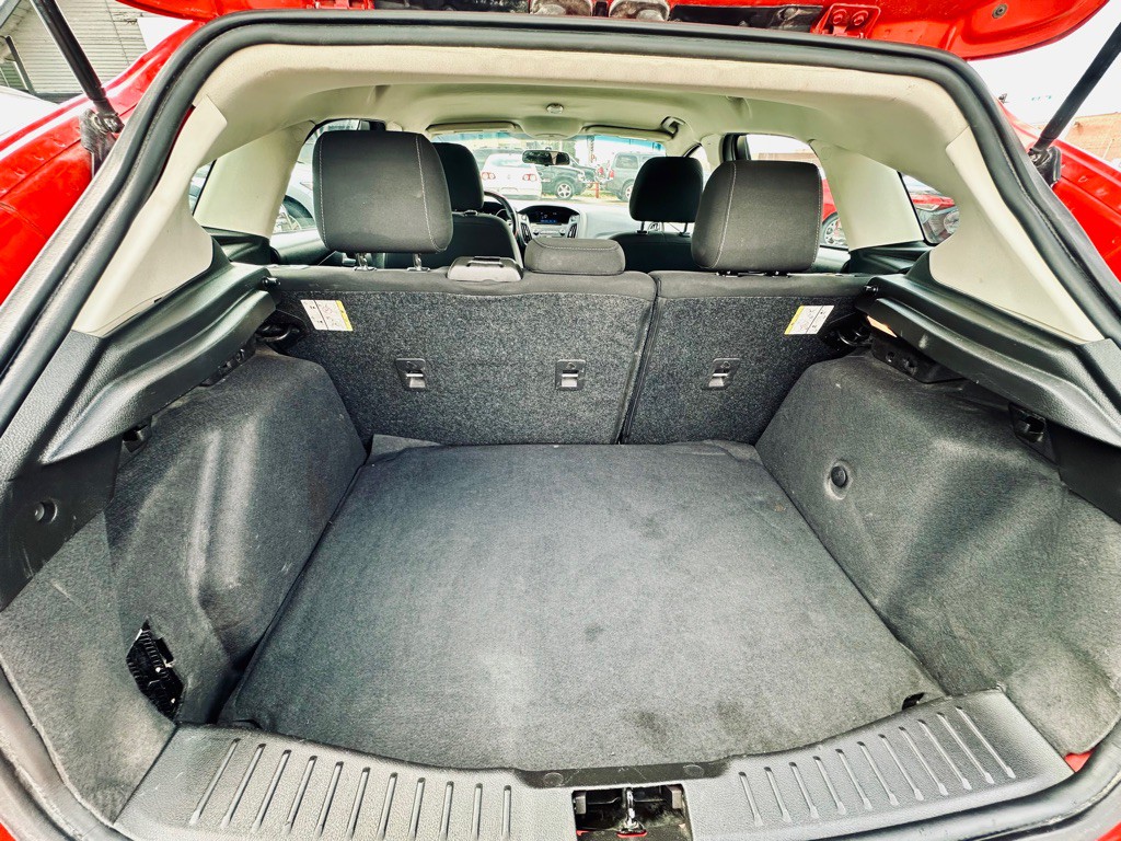 2016 Ford Focus Image 11