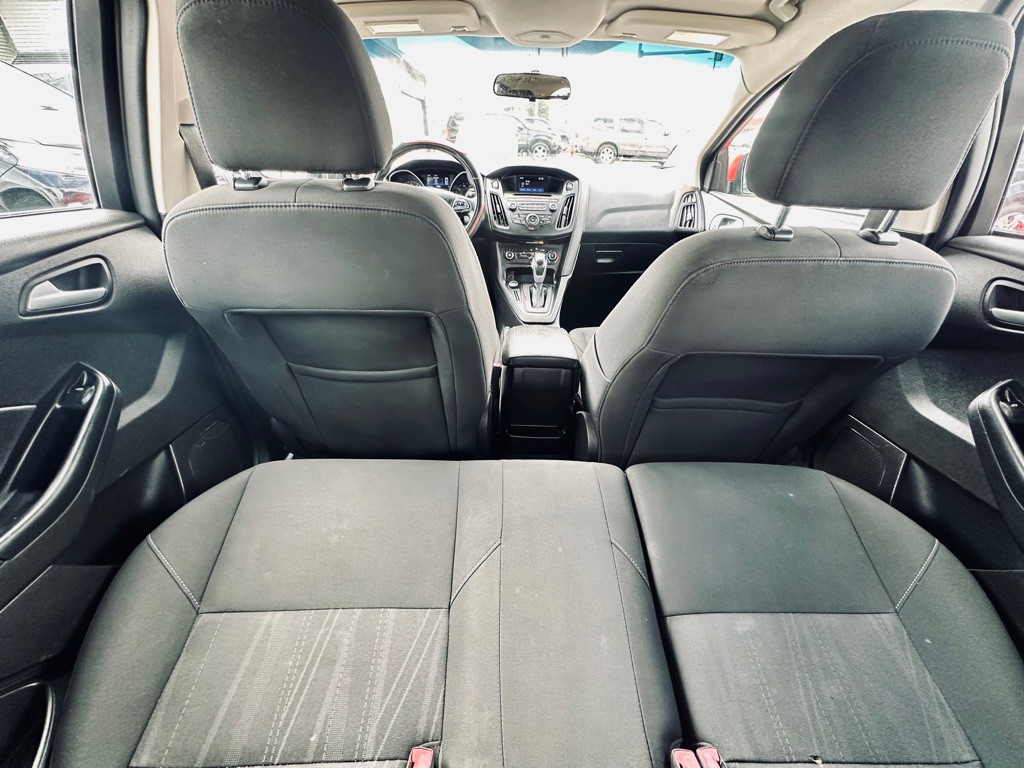 2016 Ford Focus Image 12