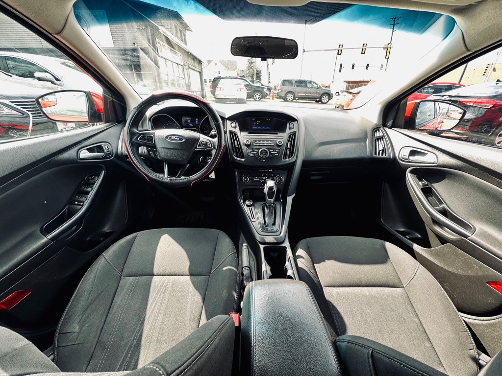 2016 Ford Focus Image 13