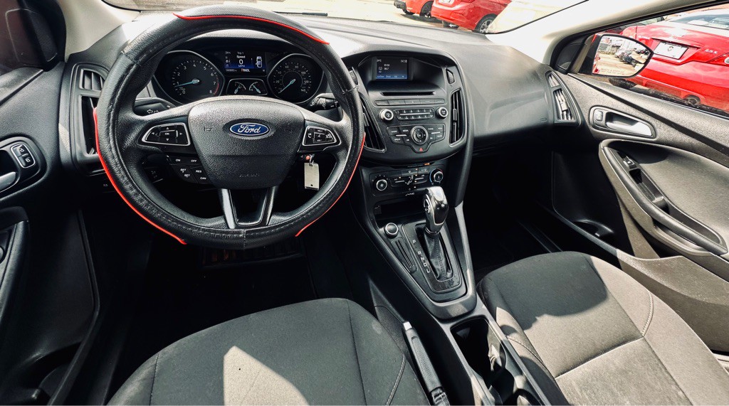 2016 Ford Focus Image 14