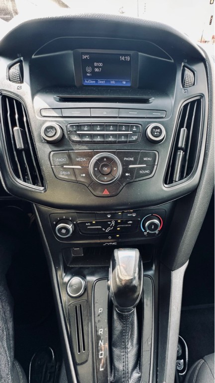 2016 Ford Focus Image 16