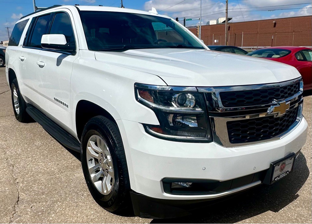 2020 Chevrolet Suburban Image 3