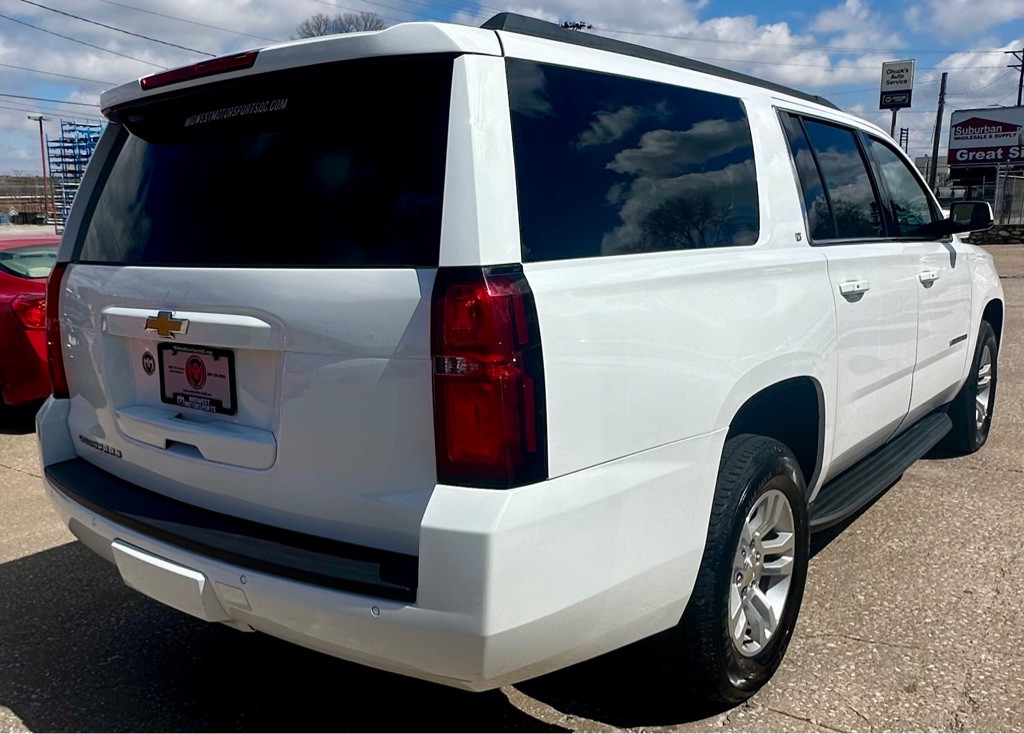 2020 Chevrolet Suburban Image 4