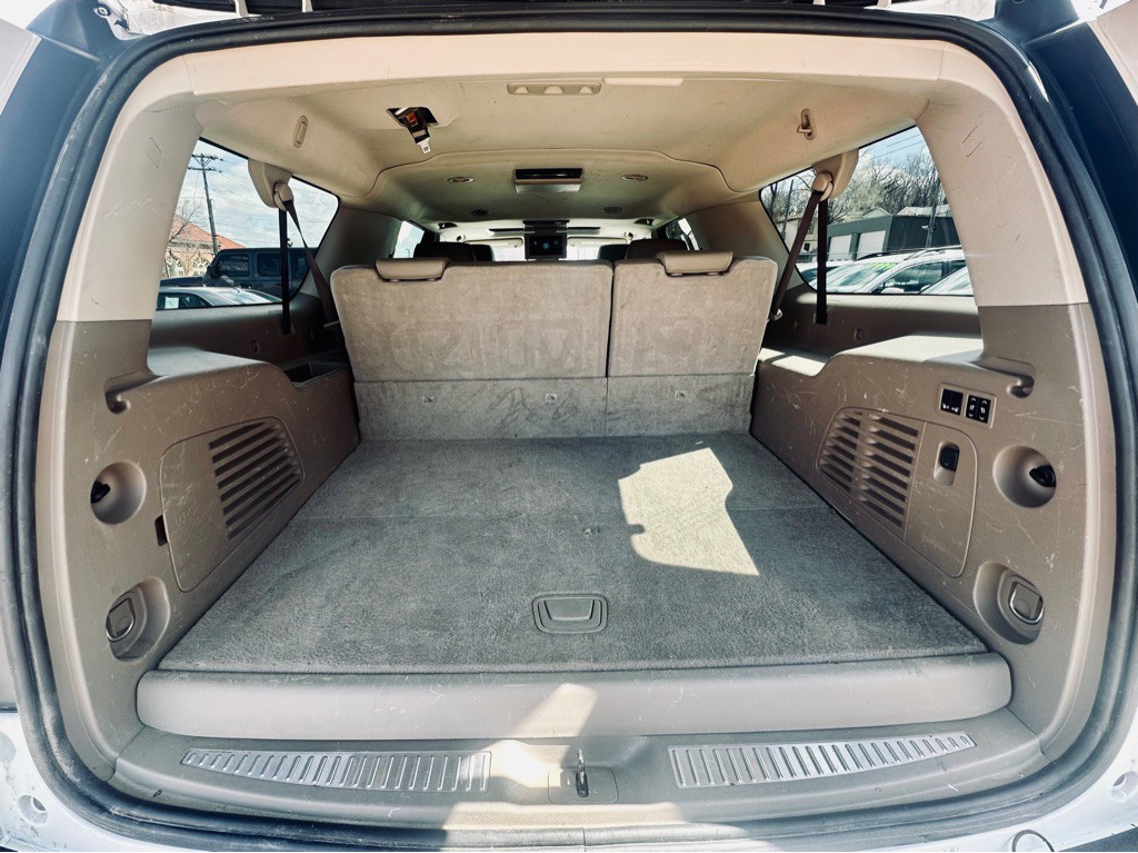 2020 Chevrolet Suburban Image 12