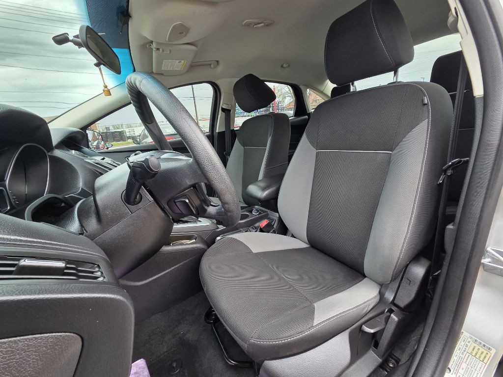 2014 Ford Focus Image 9