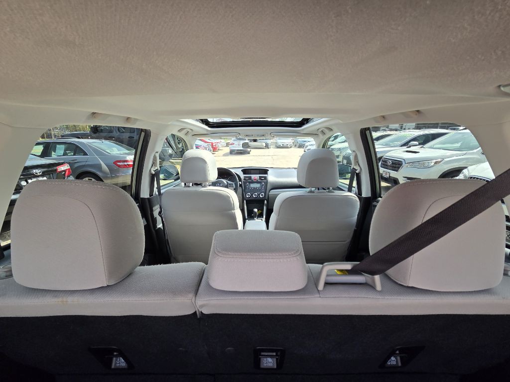 2015 Subaru Forester Image 12