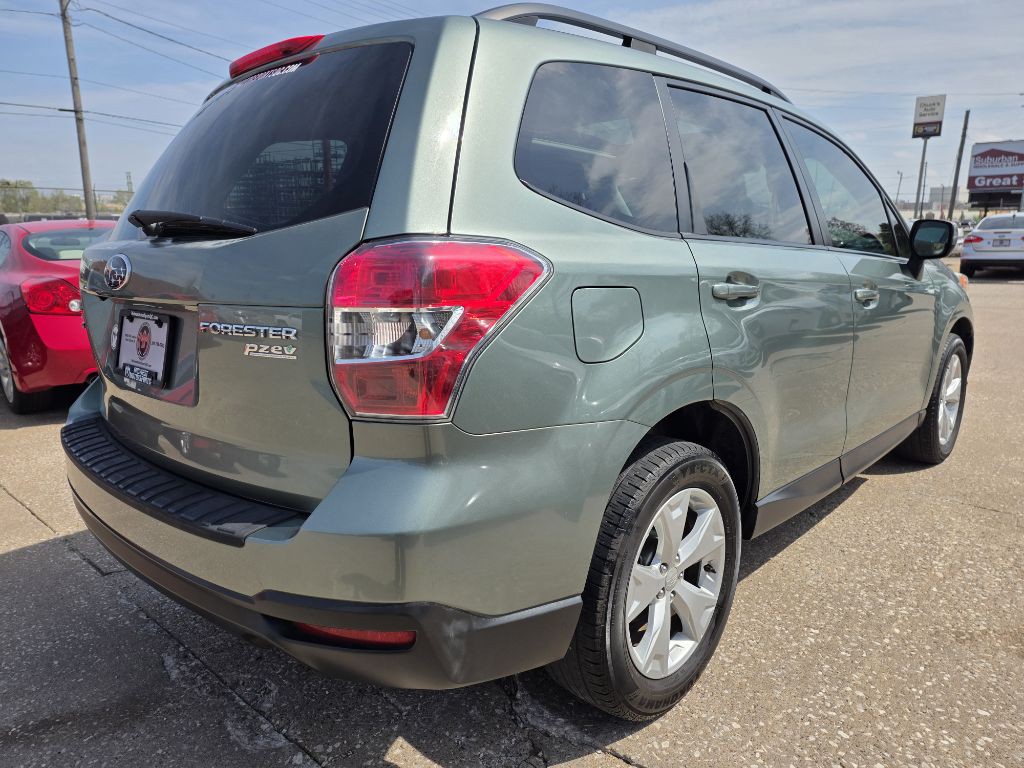 2015 Subaru Forester Image 4