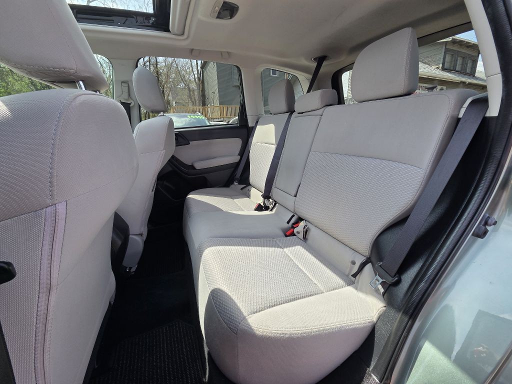 2015 Subaru Forester Image 10