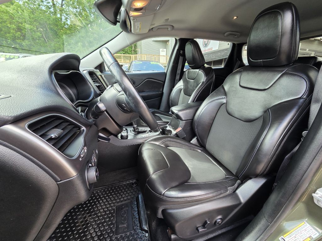 2019 Jeep Cherokee Image 9