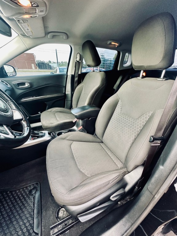 2021 Jeep Compass Image 9