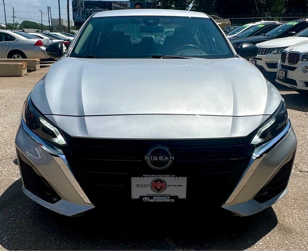 2024 Nissan Altima Image 2