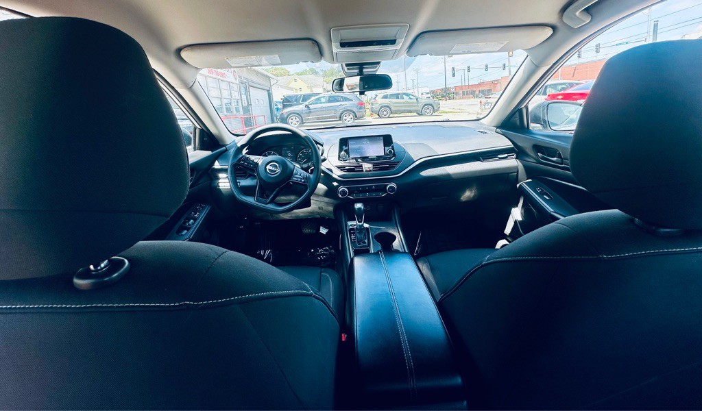 2024 Nissan Altima Image 11