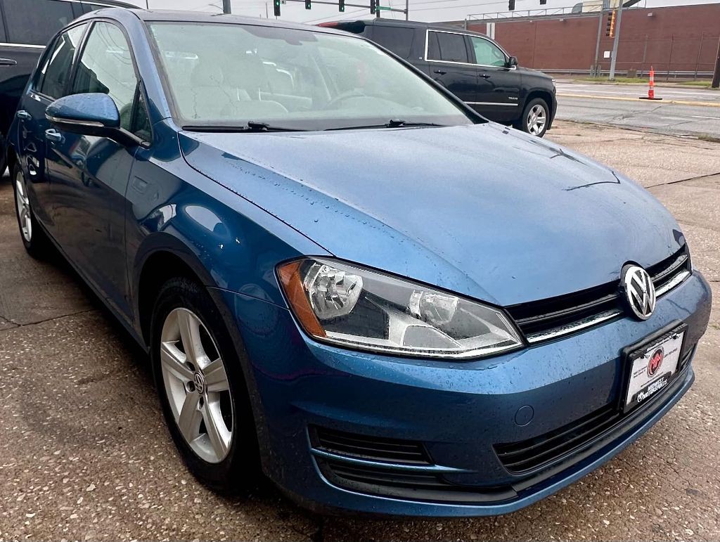 2017 Volkswagen Golf Image 3