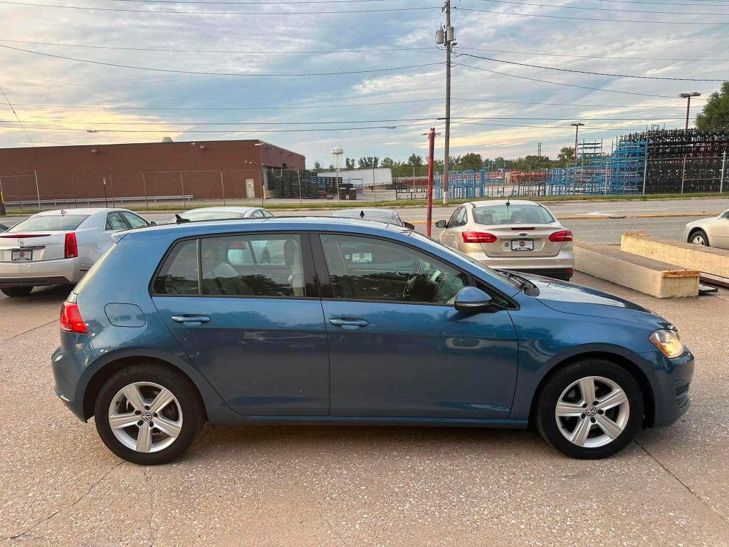 2017 Volkswagen Golf Image 8