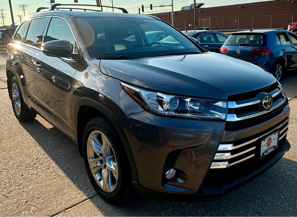 2017 Toyota Highlander Image 3