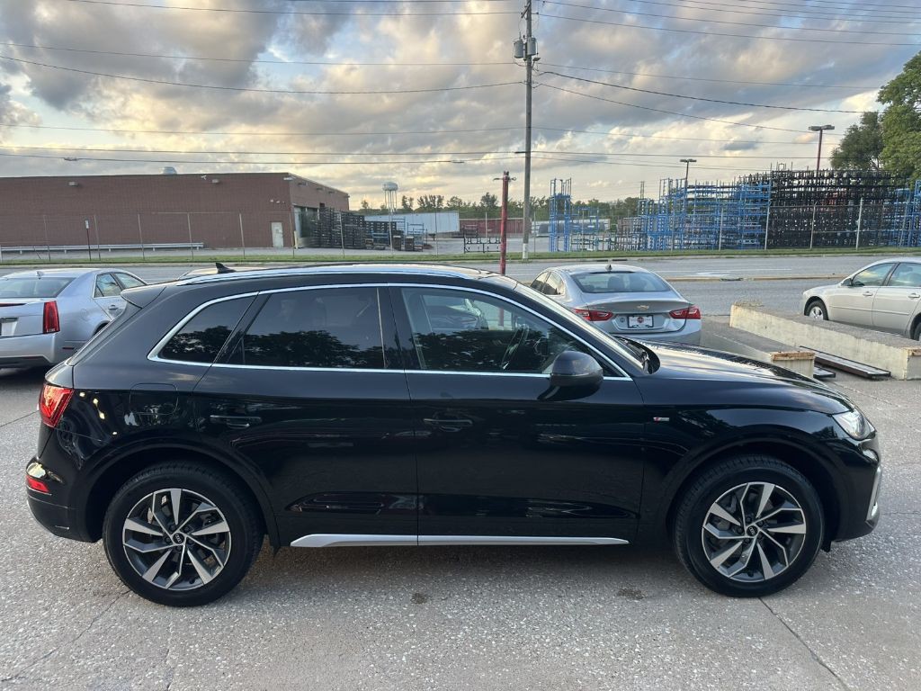 2022 Audi Q5 Image 8