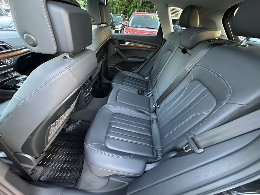 2022 Audi Q5 Image 10