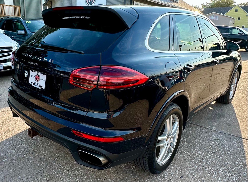 2016 Porsche Cayenne Image 4