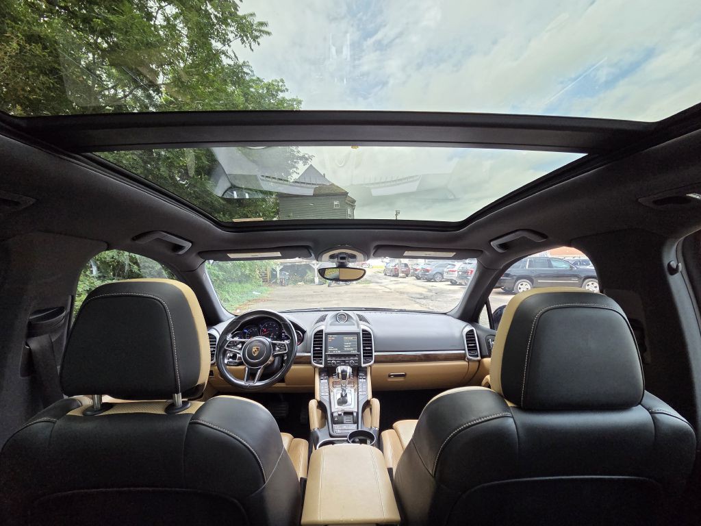 2016 Porsche Cayenne Image 10
