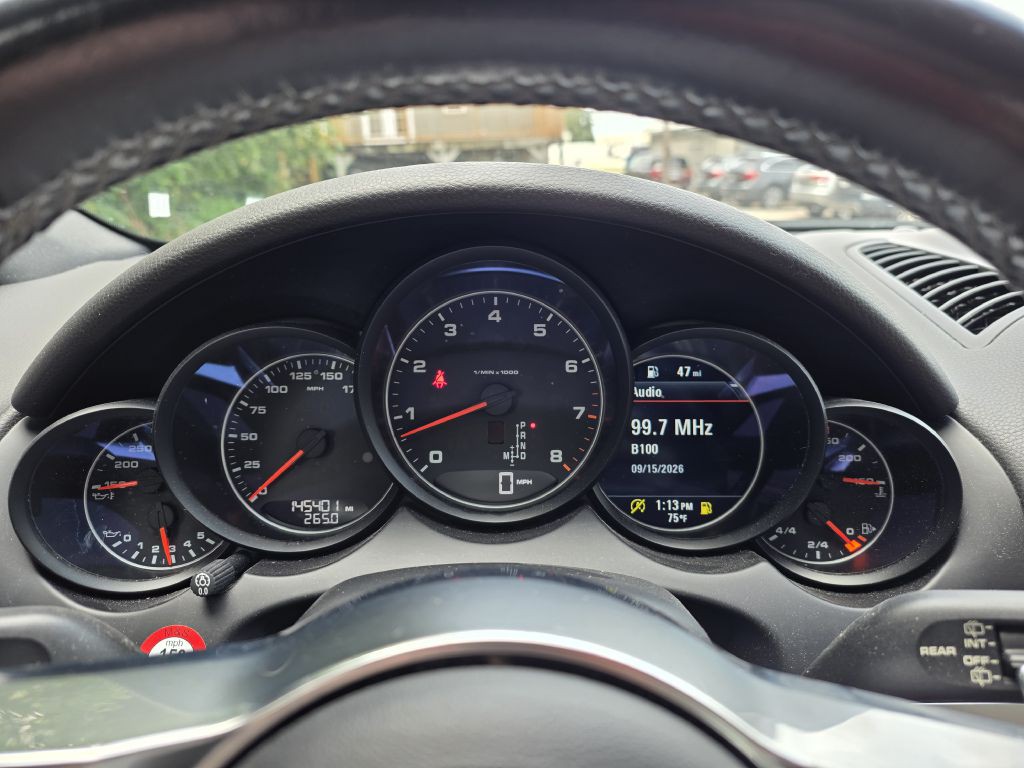 2016 Porsche Cayenne Image 11