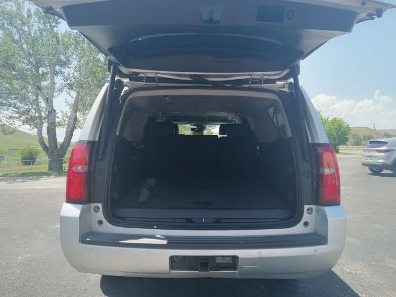 2019 Chevrolet Suburban Image 5