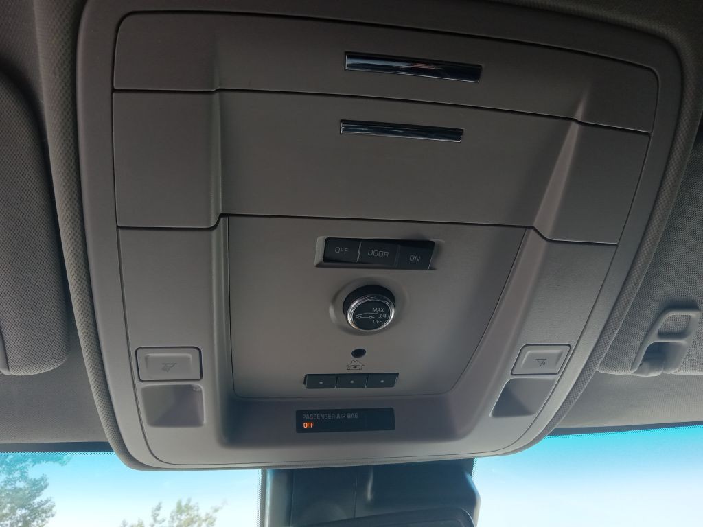 2019 Chevrolet Suburban Image 34