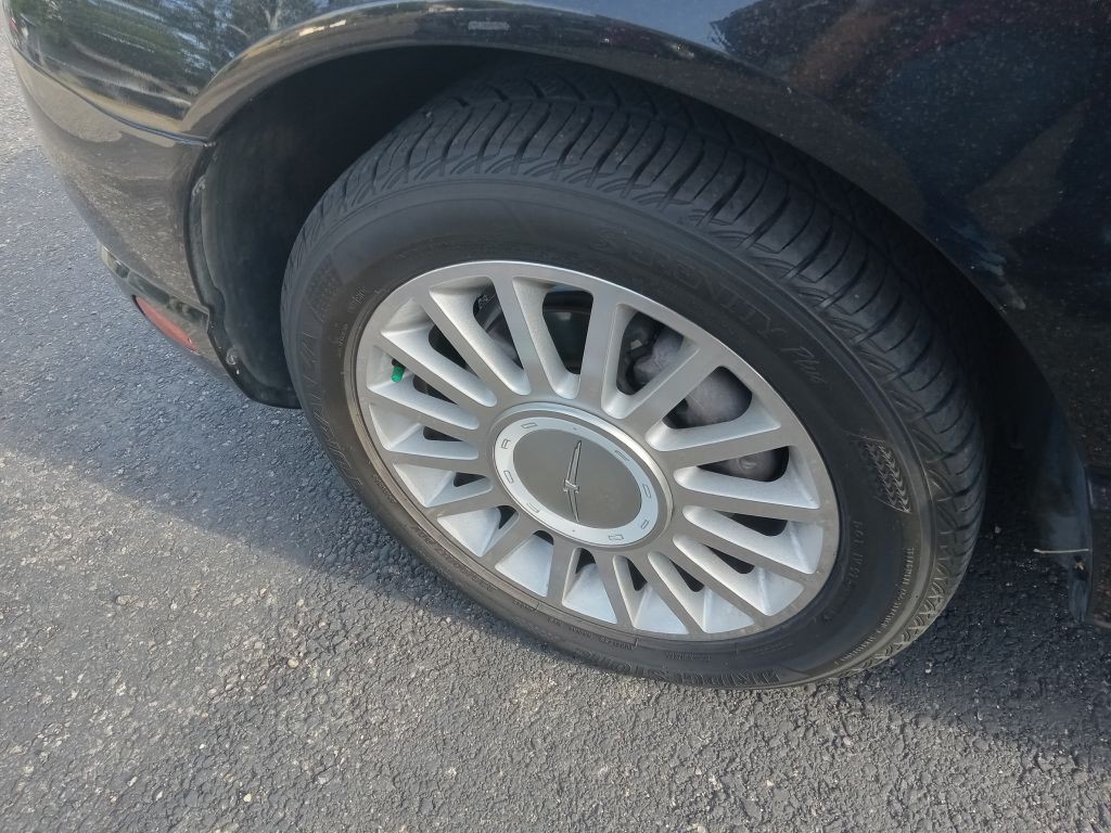 2002 Ford Thunderbird Image 15