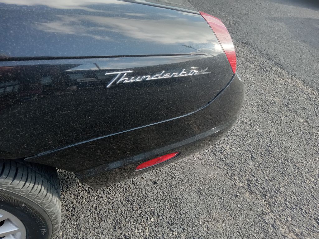 2002 Ford Thunderbird Image 17