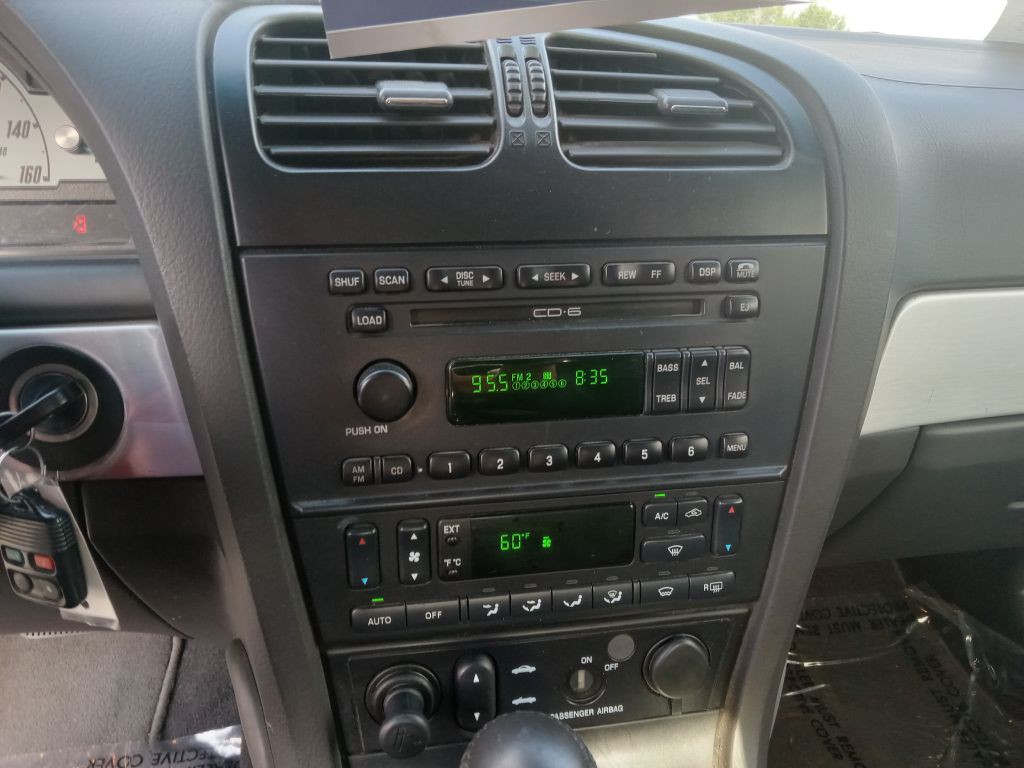 2002 Ford Thunderbird Image 22