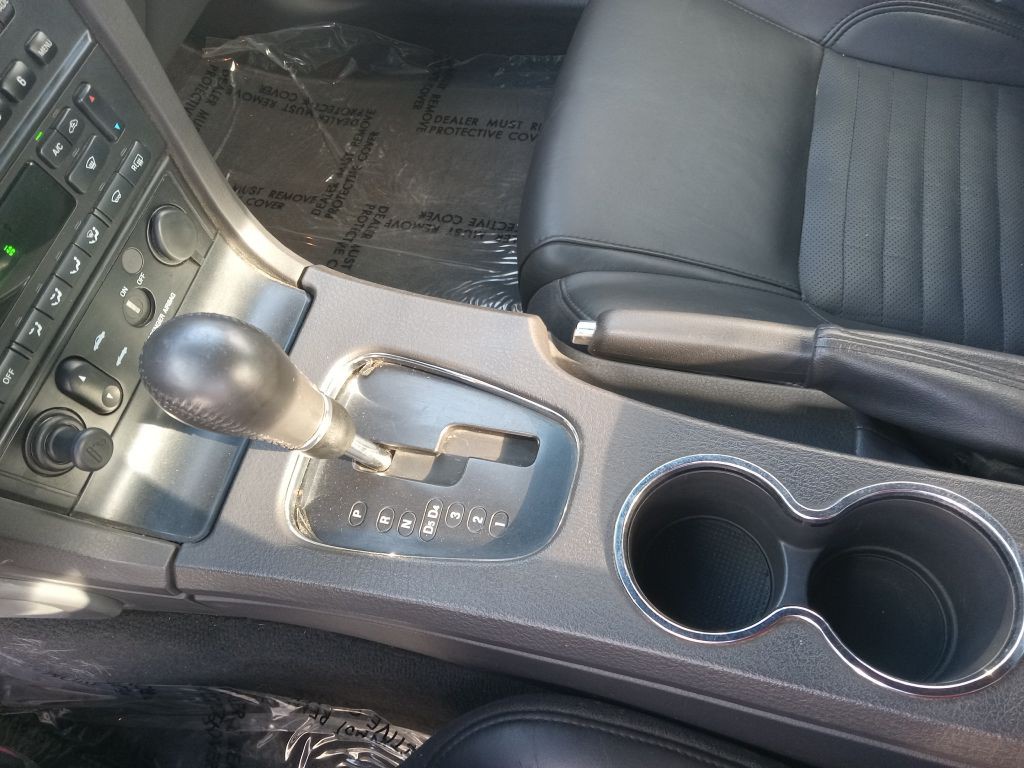 2002 Ford Thunderbird Image 24