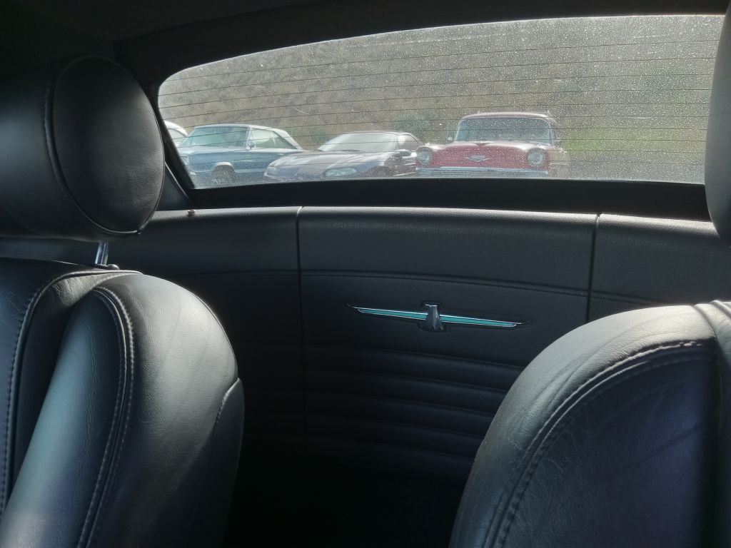 2002 Ford Thunderbird Image 25