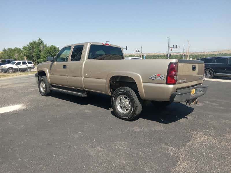 2004 Chevrolet Silverado 1500 Image 3