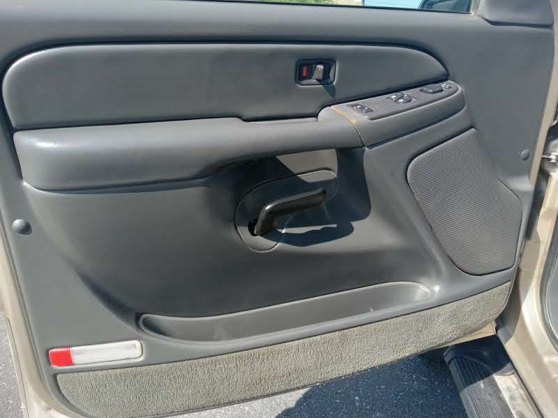 2004 Chevrolet Silverado 1500 Image 10