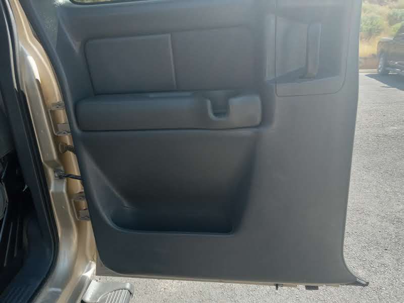 2004 Chevrolet Silverado 1500 Image 12