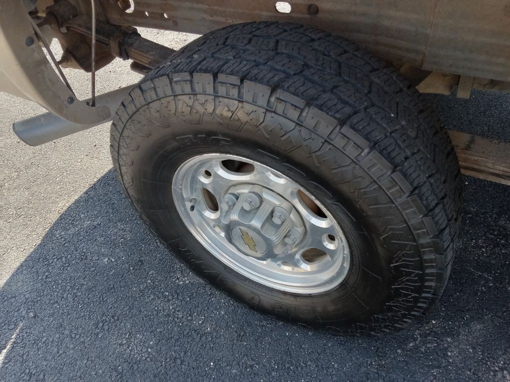 2004 Chevrolet Silverado 1500 Image 19