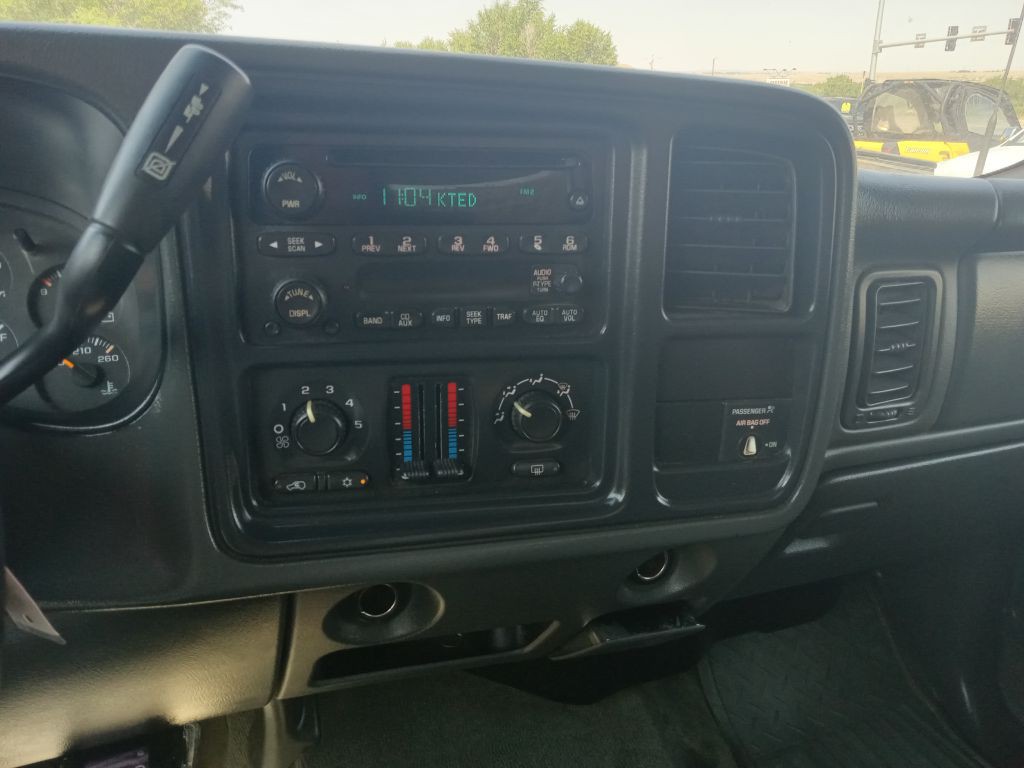 2004 Chevrolet Silverado 1500 Image 23