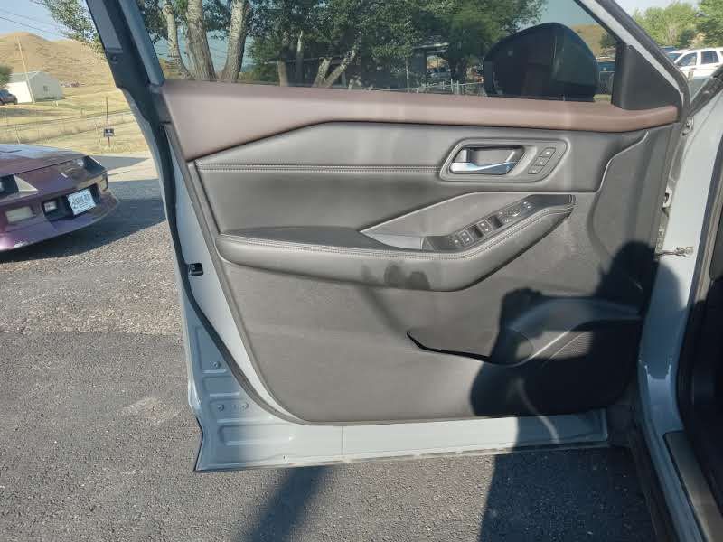 2022 Nissan Rogue Image 9