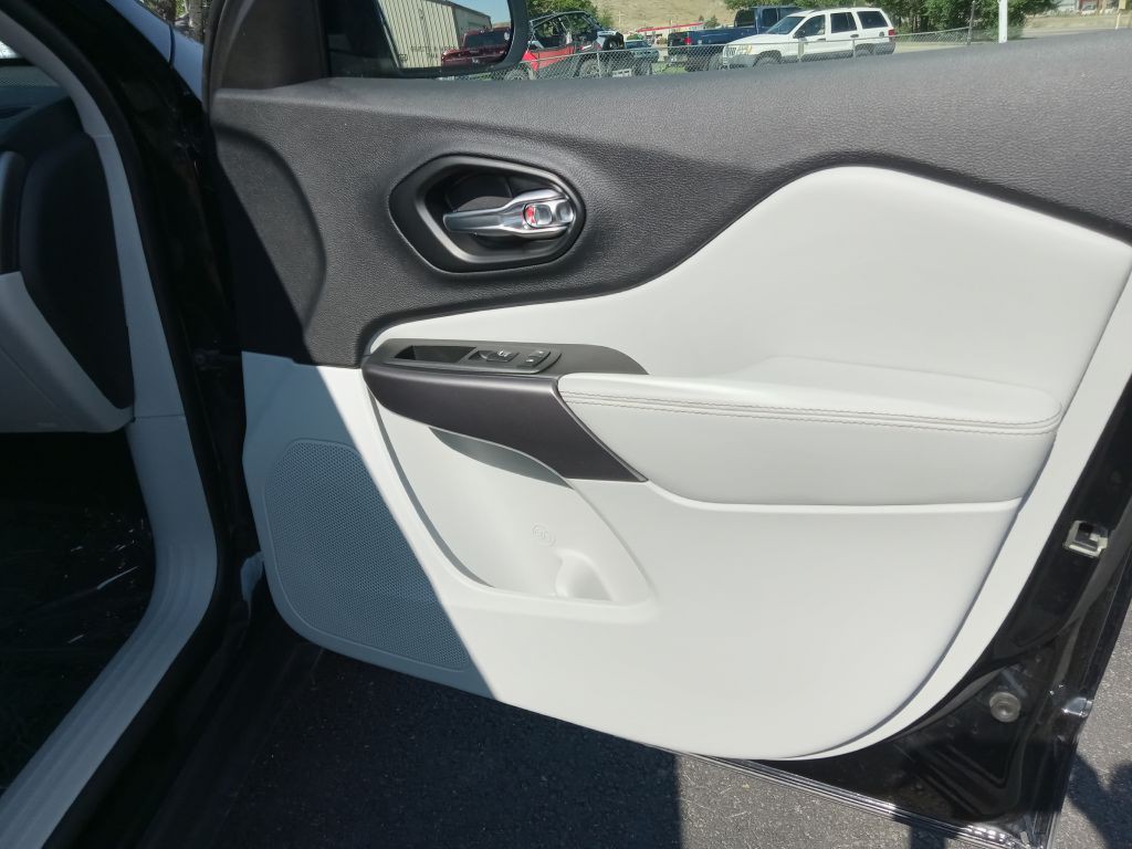 2022 Jeep Cherokee Image 18