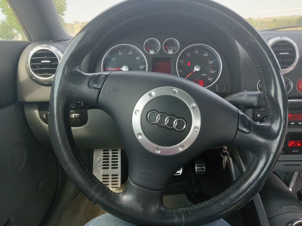 2003 Audi TT Image 11