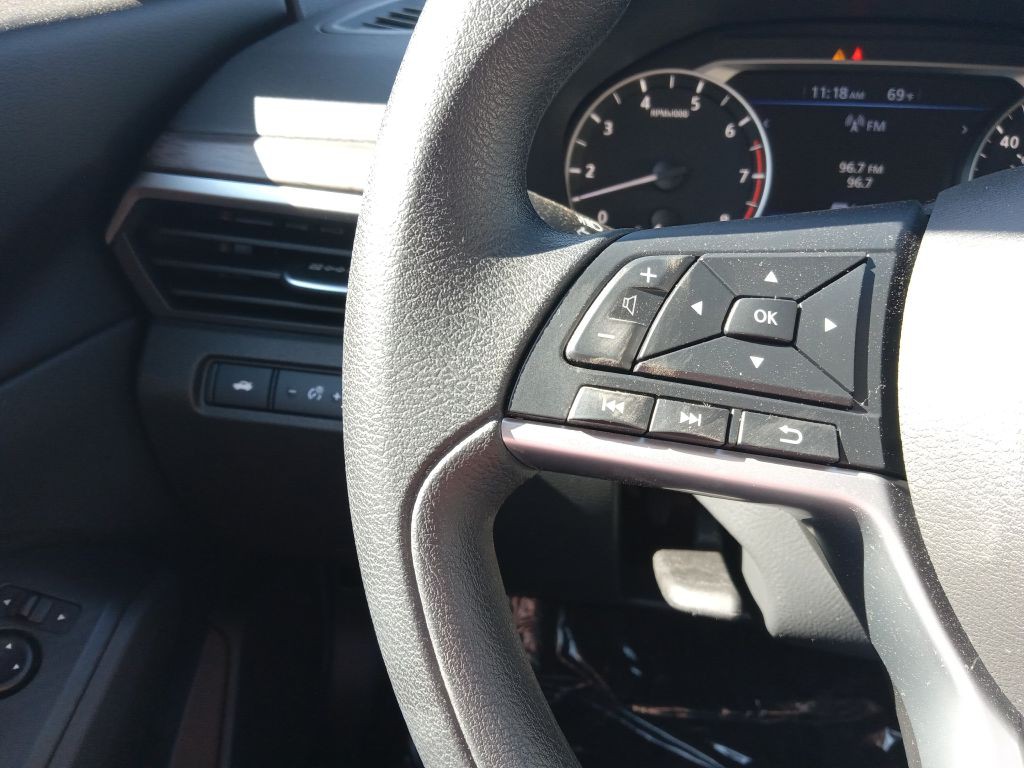 2025 Nissan Altima Image 10